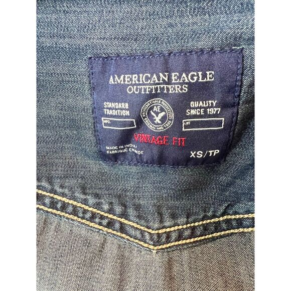 👖 American Eagle Denim Shirt w/ Pearl Snap Buttons | Size XS | 100% Cotton - Picture 4 of 6